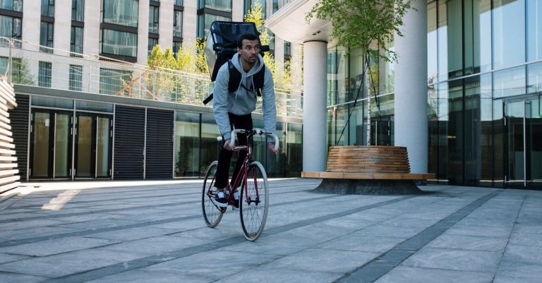 descubre los secretos para aumentar tu velocidad en ciclismo. mejora tu rendimiento en cada ruta con consejos prácticos y técnicas efectivas para ciclistas de todos los niveles.