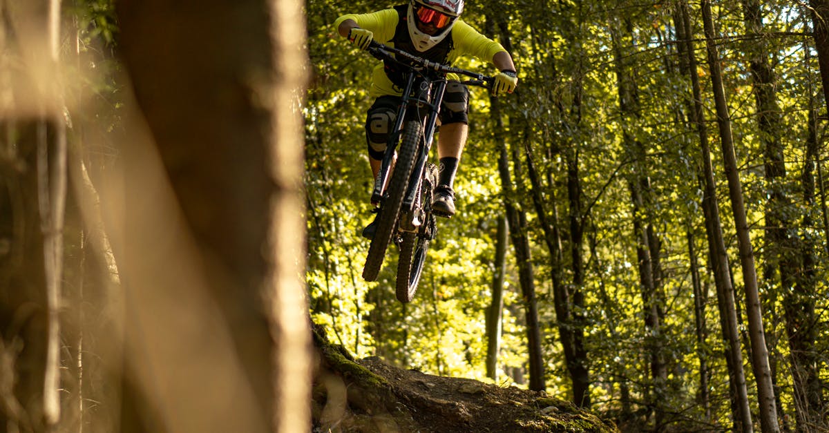 descubre nuestros guantes de ciclismo, diseñados para ofrecerte comodidad y agarre en cada ruta. con materiales de alta calidad y un diseño ergonómico, estos guantes son ideales para ciclistas de todos los niveles. mejora tu experiencia en la bicicleta con la protección y el estilo que necesitas.