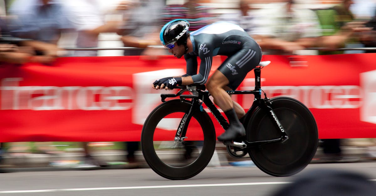 descubre el emocionante mundo del ciclismo: consejos de entrenamiento, rutas impresionantes y tips para mejorar tu rendimiento sobre la bicicleta.