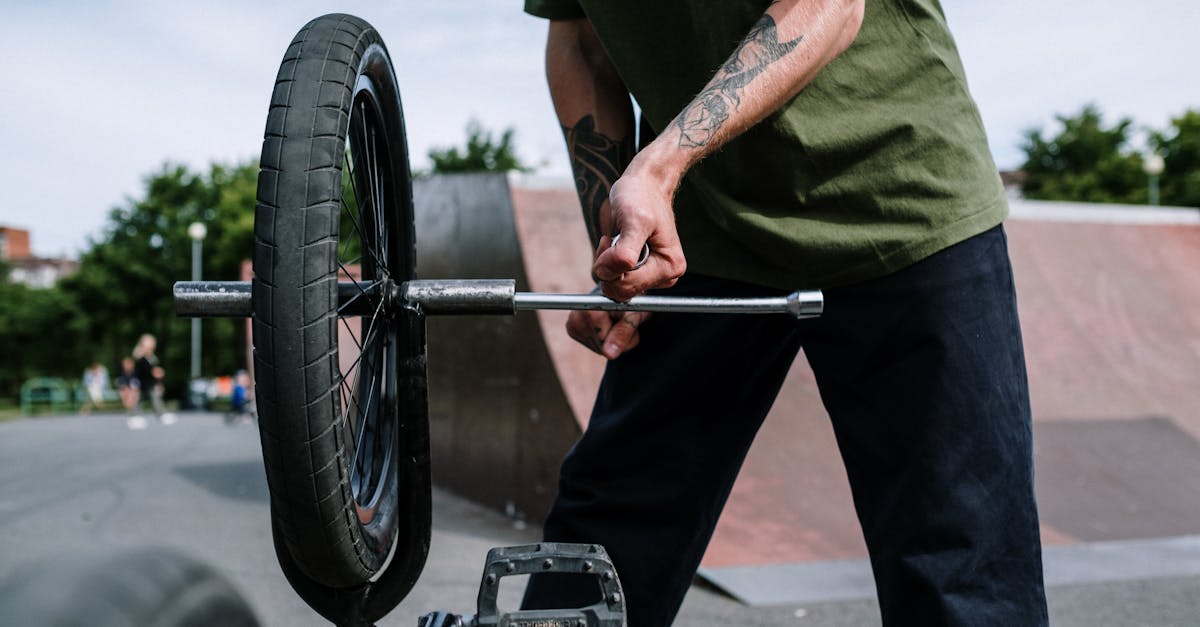 ajustes de ciclismo: descubre cómo optimizar tu experiencia en la bicicleta con nuestros consejos sobre la postura, la altura del sillín y otros elementos clave para mejorar tu rendimiento y comodidad en cada paseo.