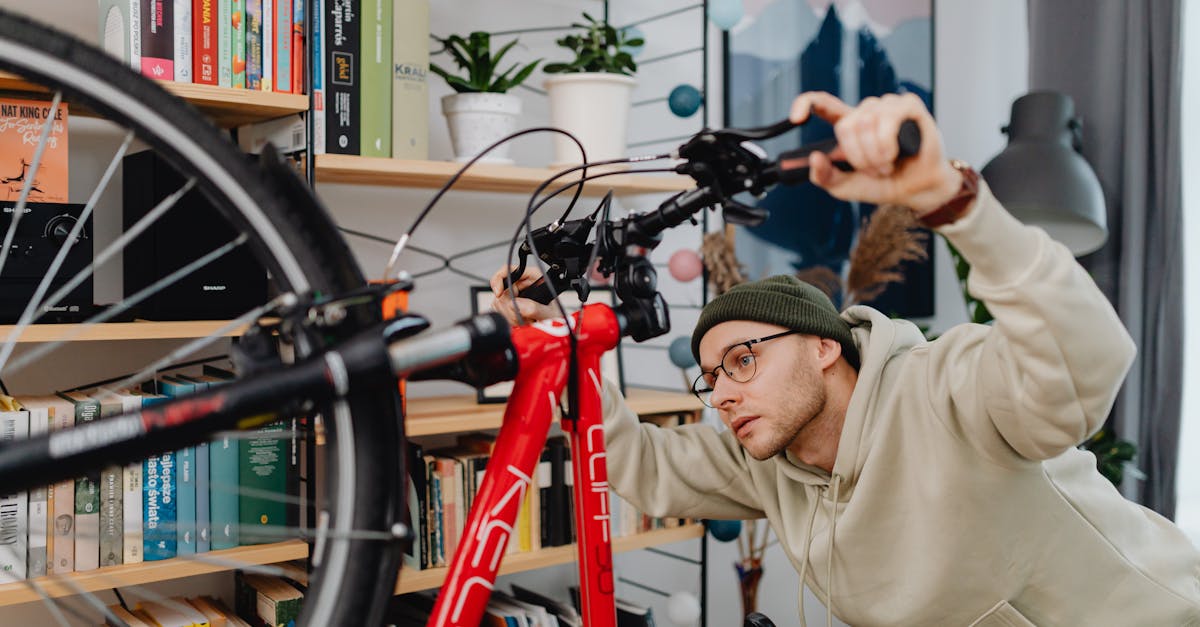 descubre nuestras gafas de ciclismo, diseñadas para ofrecerte la mejor protección y comodidad en cada aventura. mejora tu rendimiento con lentes de alta calidad y estilos innovadores.